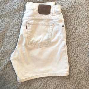 Vintage Levi’s Mom Shorts